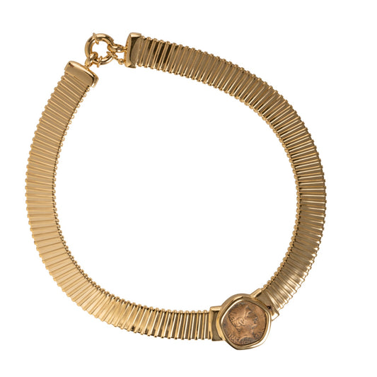 Collana in maglia tubogas in bronzo con moneta anticata